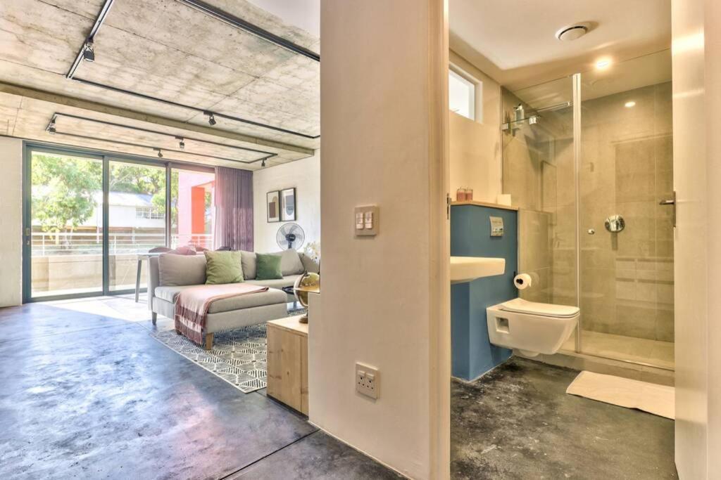8th Floor, Modern, Trendy Studio In New Development Cape Town
