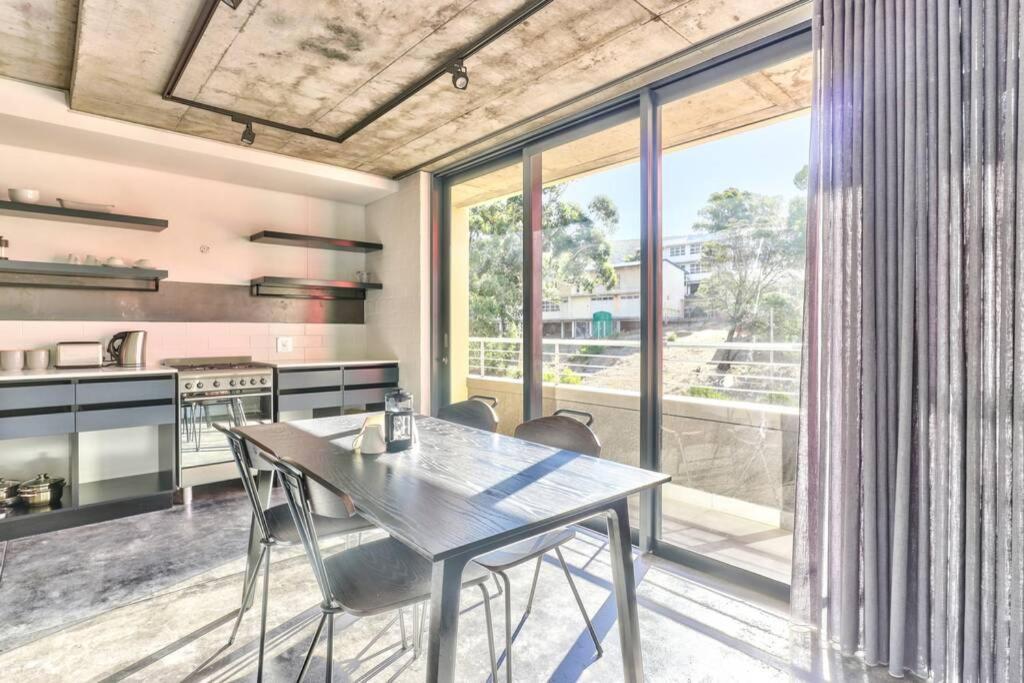 8th Floor, Modern, Trendy Studio In New Development Apartment *