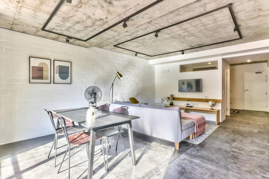 Apartment 8th Floor, Modern, Trendy Studio In New Development *