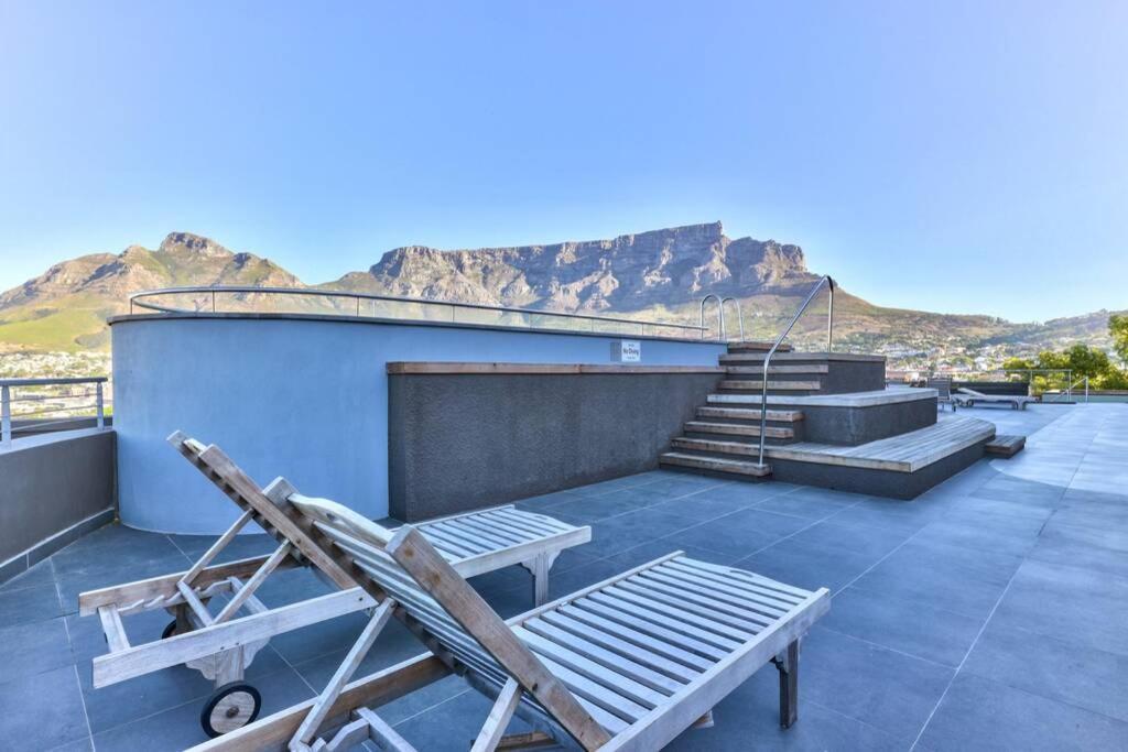 8th Floor, Modern, Trendy Studio In New Development Apartment Cape Town