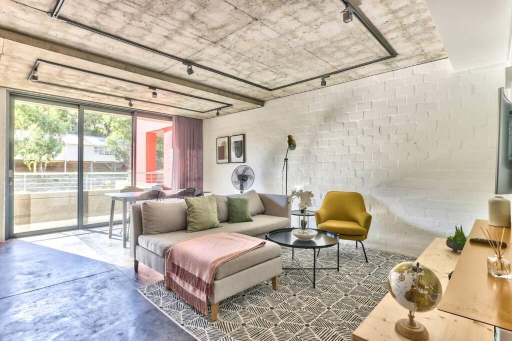 Apartment 8th Floor, Modern, Trendy Studio In New Development *
